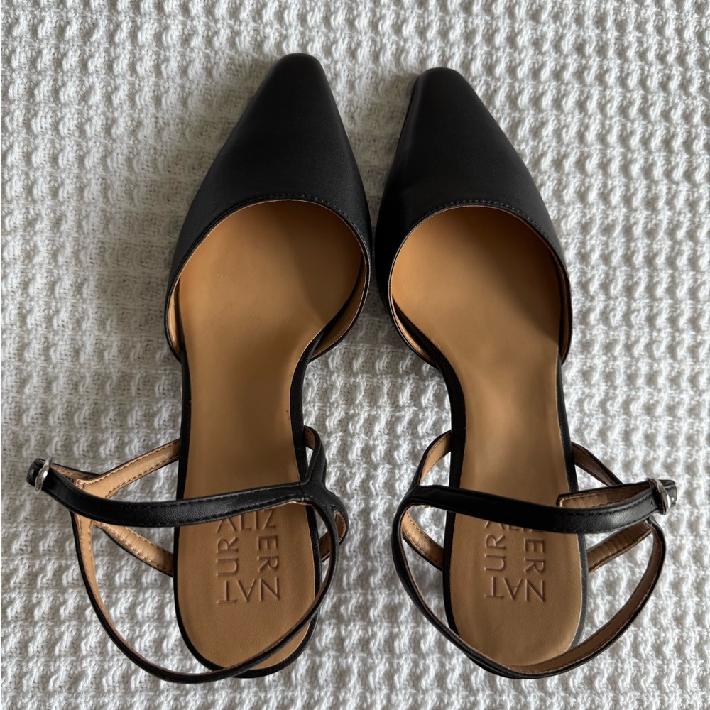 Naturalizer Women's Black Pointed Heels